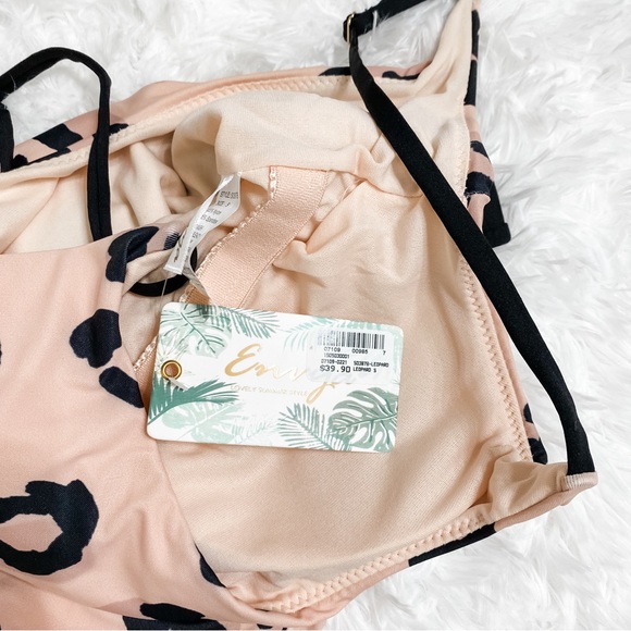 ✨ 3/$20 Windsor Fashionably Fierce One-Piece Swimsuit - Picture 4 of 5